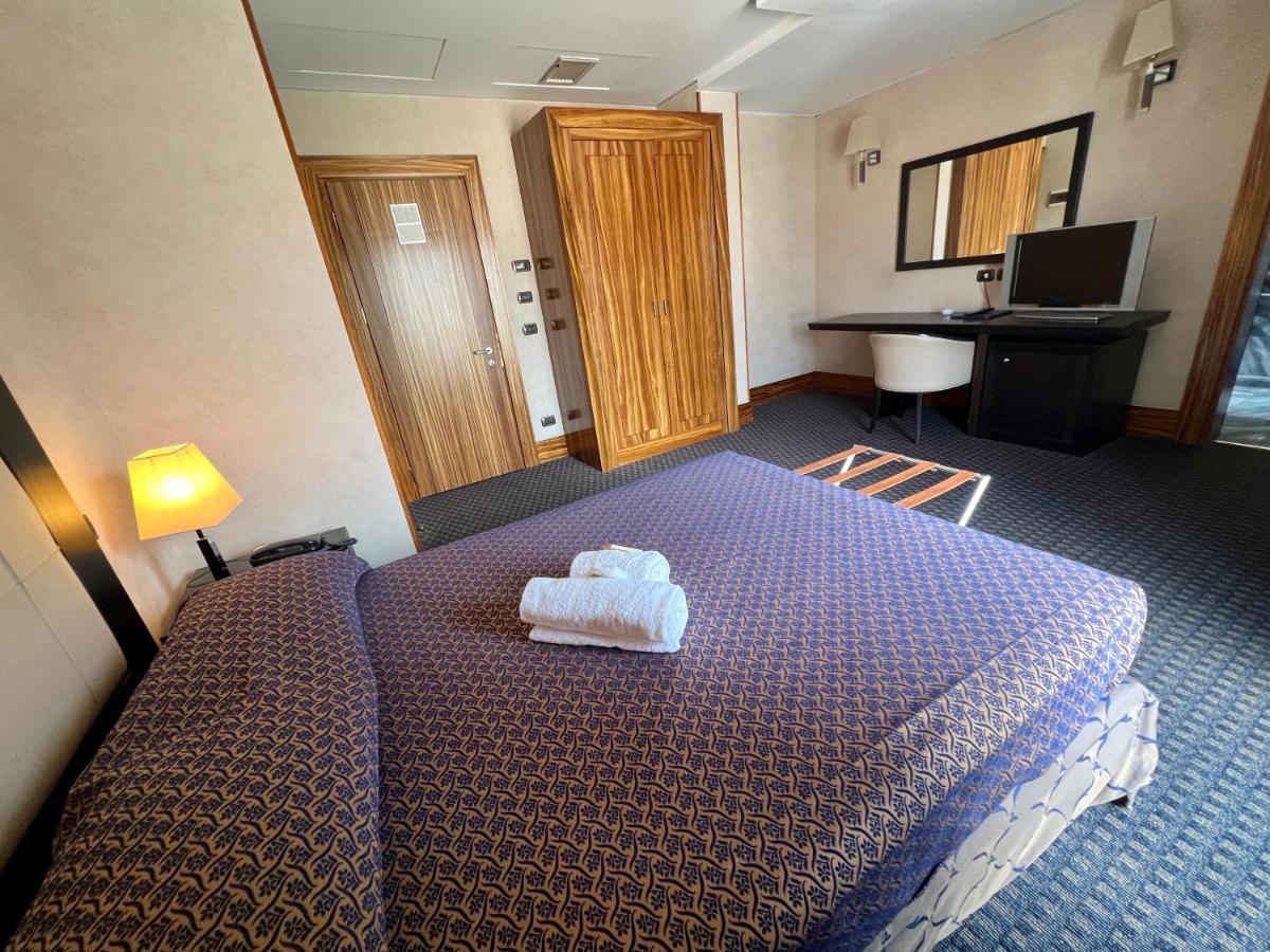 Hotel La Fenice 贝尔帕索 外观 照片